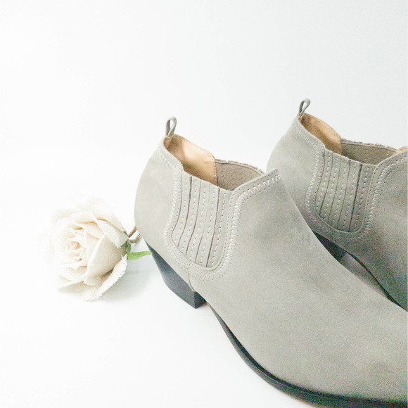 NEW Schutz Jacqueline Suede Bone Ankle Booties - Size 10.5 - Picture 10 of 10